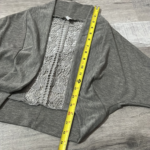 Delia’s Dolman Sleeve Cardigan Lace Cut Out Back Cropped Sweater sz Small - Picture 7 of 8